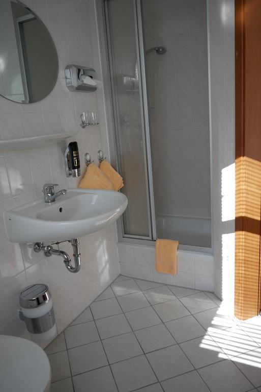 Hotel Garni Brauhof Niederwiesa Bagian luar foto