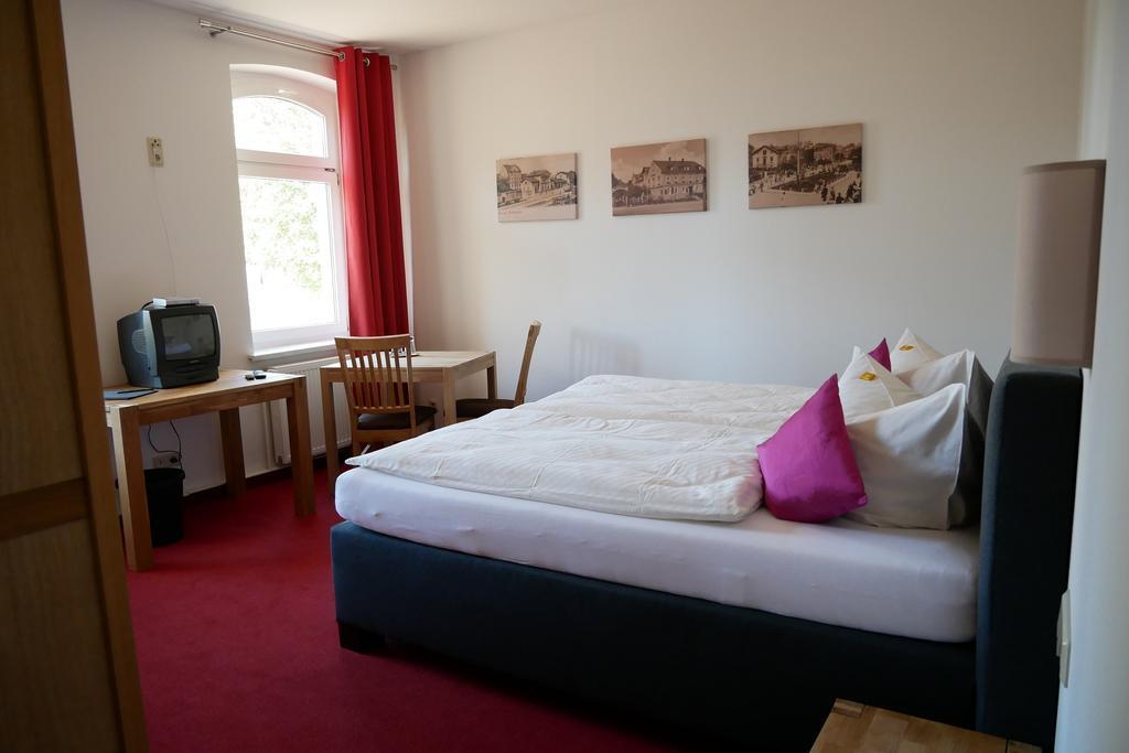 Hotel Garni Brauhof Niederwiesa Bagian luar foto